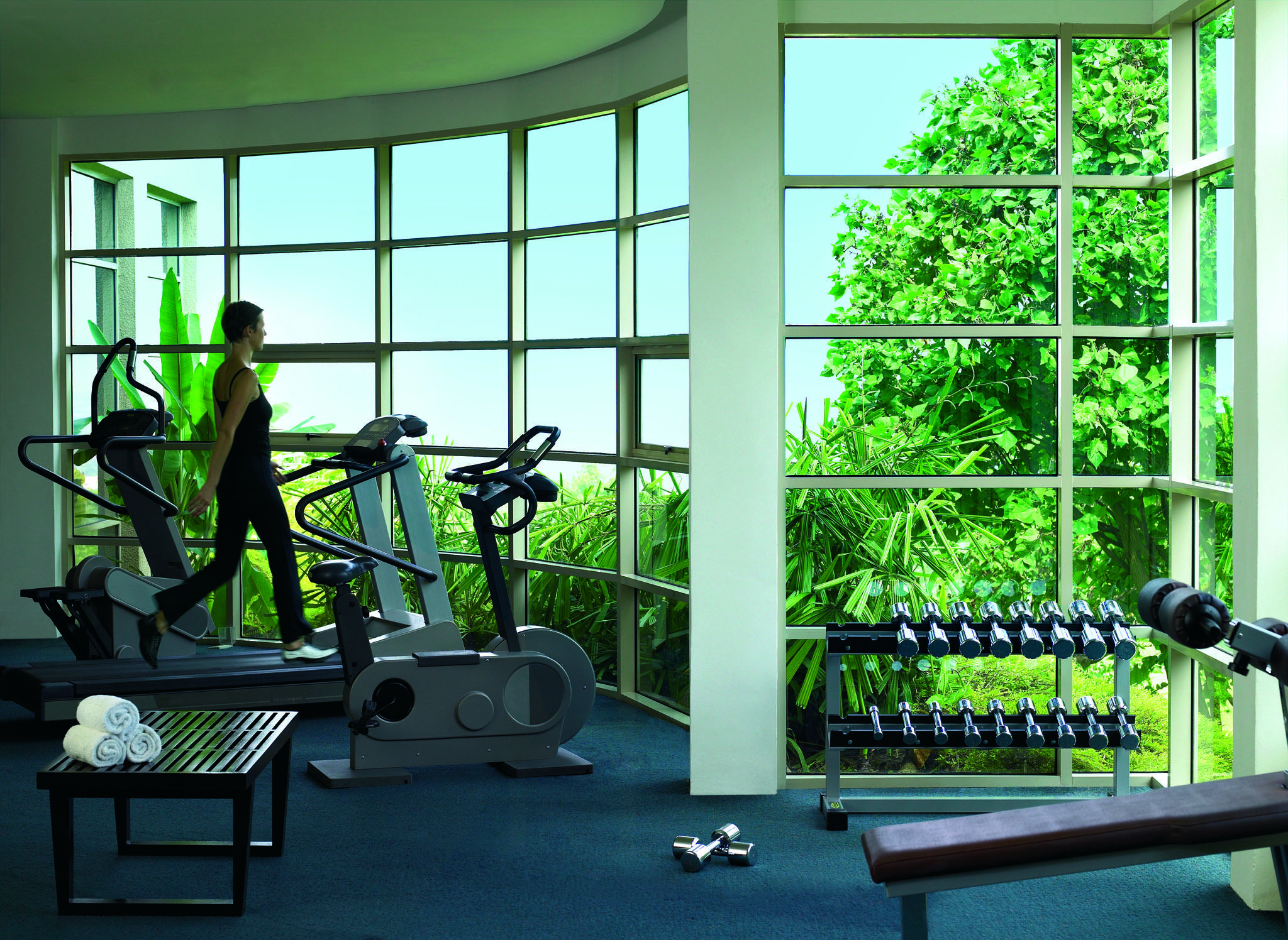 脉搏大酒店 普特拉贾亚 外观 照片 The gym at the hotel